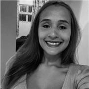 Professora com 3 anos de experiência em aulas de inglês e espanhol para todas as idades